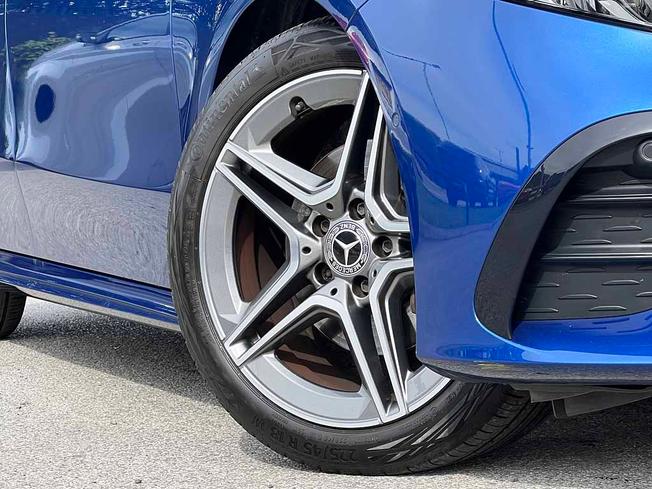 MERCEDES-BENZ A Class Photo 15