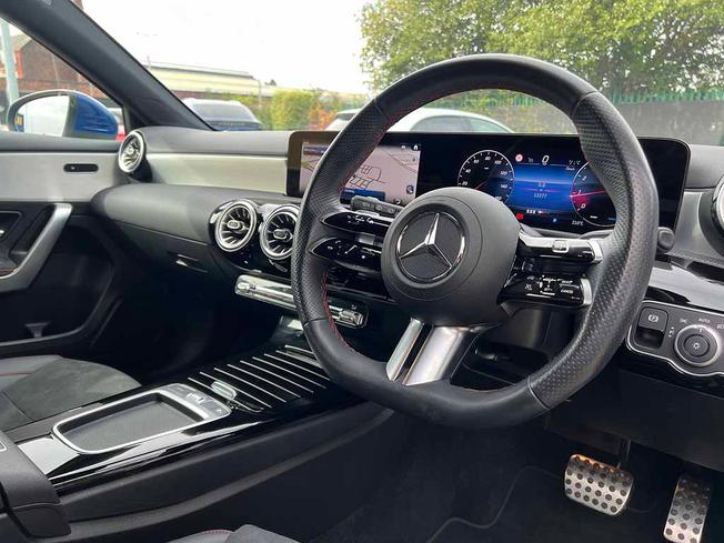 MERCEDES-BENZ A Class Photo 22