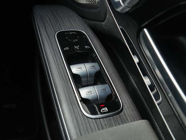 MERCEDES-BENZ Eqs Photo 16