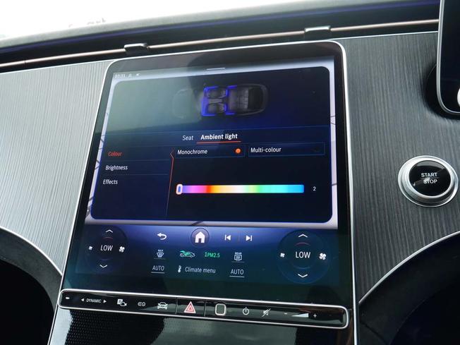 MERCEDES-BENZ Eqs Photo 31