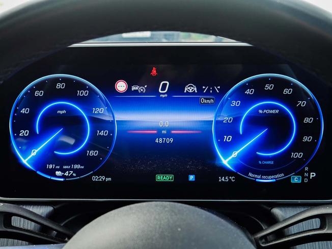 MERCEDES-BENZ Eqs Photo 4