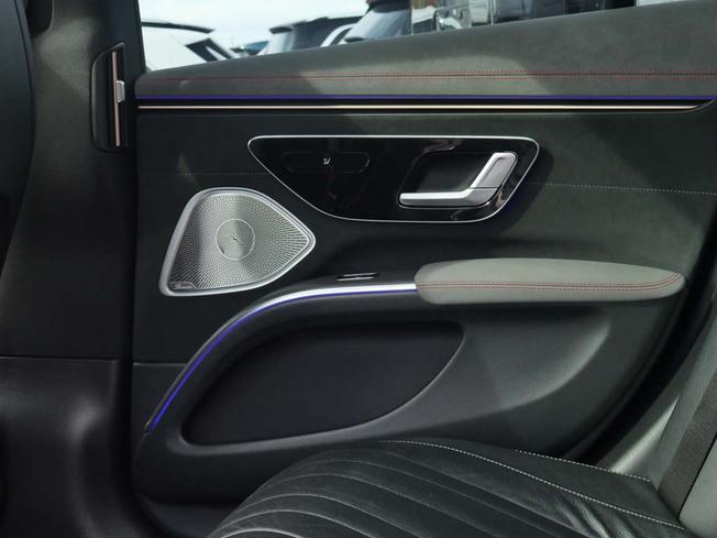 MERCEDES-BENZ Eqs Photo 42