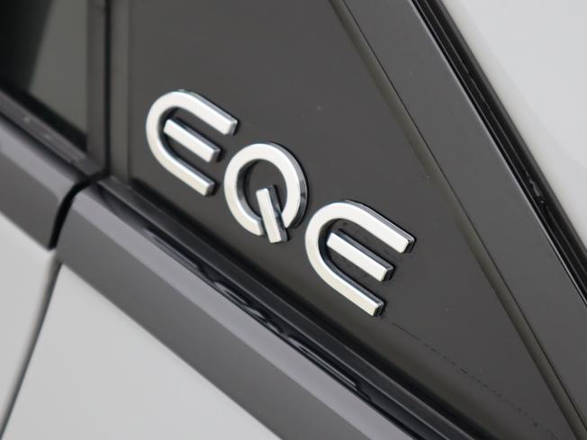 MERCEDES-BENZ EQE Photo 16