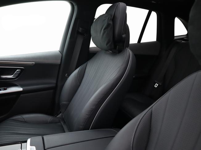 MERCEDES-BENZ EQE Photo 19
