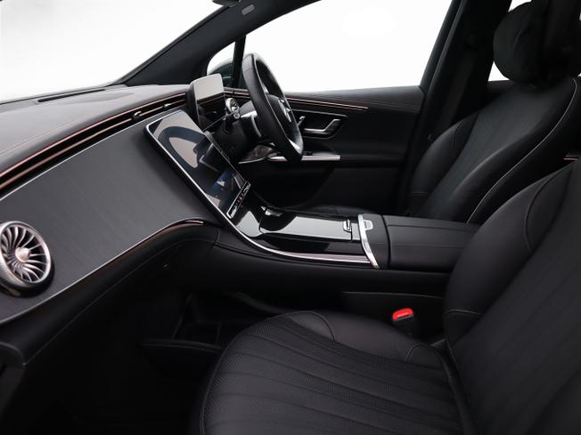 MERCEDES-BENZ EQE Photo 22