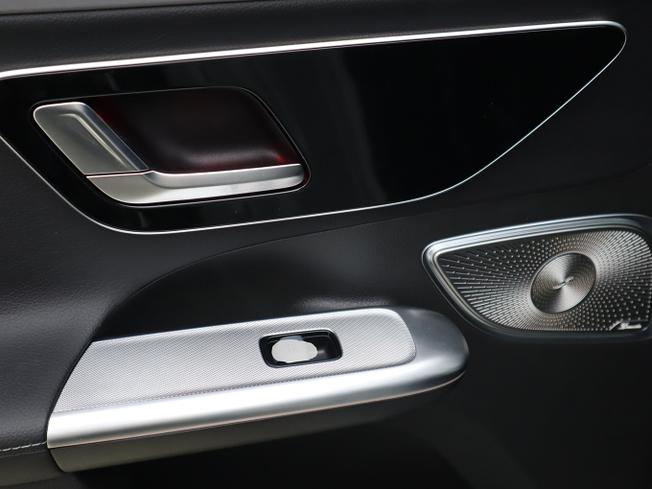 MERCEDES-BENZ EQE Photo 23