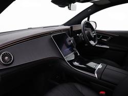 MERCEDES-BENZ EQE Photo 3
