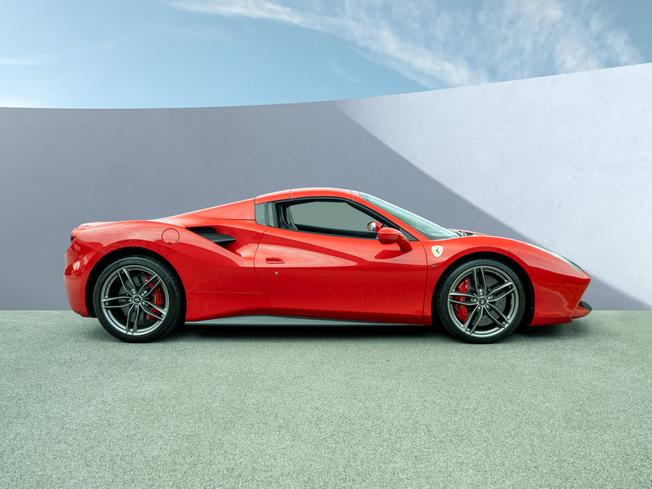 FERRARI 488 Spider Photo 11