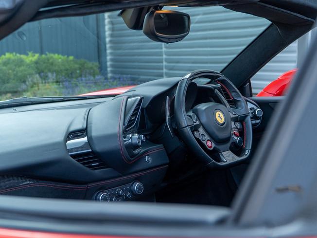 FERRARI 488 Spider Photo 13
