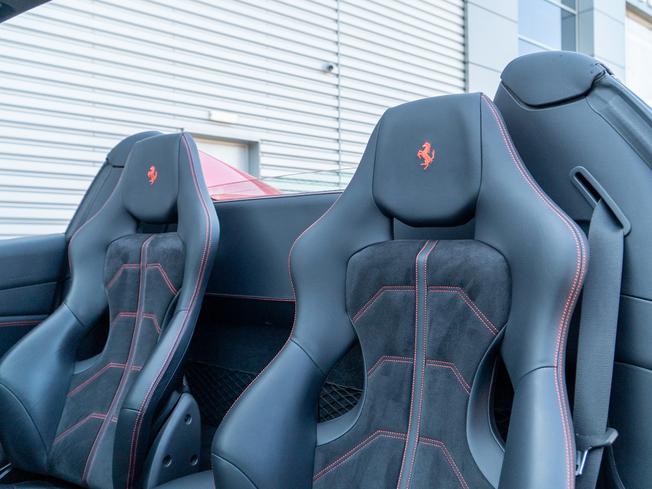 FERRARI 488 Spider Photo 17