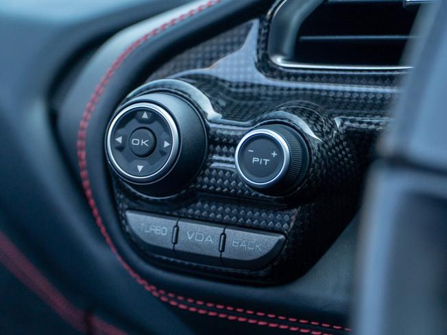 FERRARI 488 Spider Photo 25