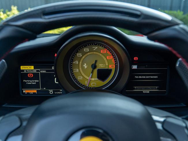FERRARI 488 Spider Photo 27