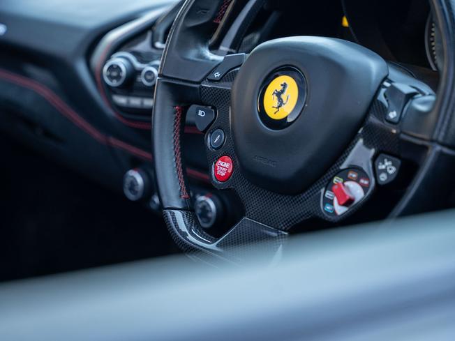 FERRARI 488 Spider Photo 31