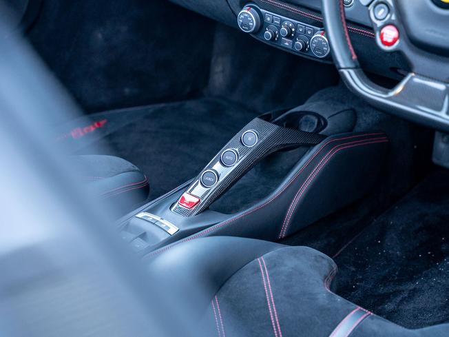 FERRARI 488 Spider Photo 38