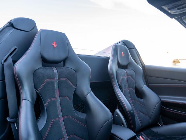 FERRARI 488 Spider Photo 40