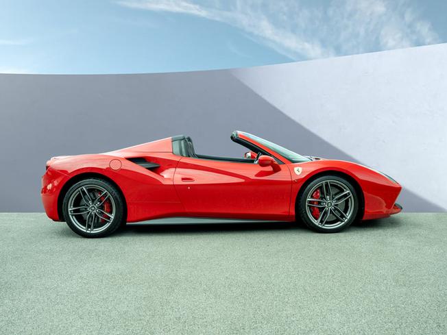 FERRARI 488 Spider Photo 5
