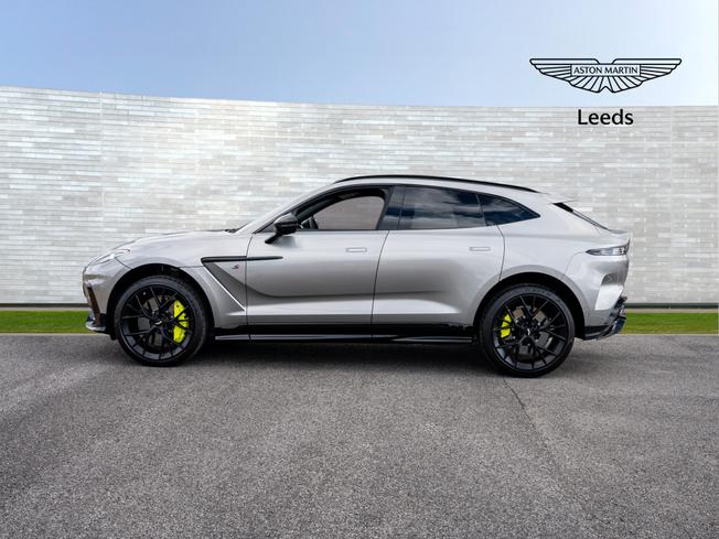 ASTON MARTIN Dbx Photo 41