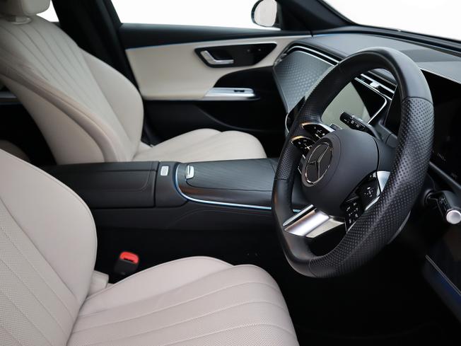 MERCEDES-BENZ E Class Photo 14