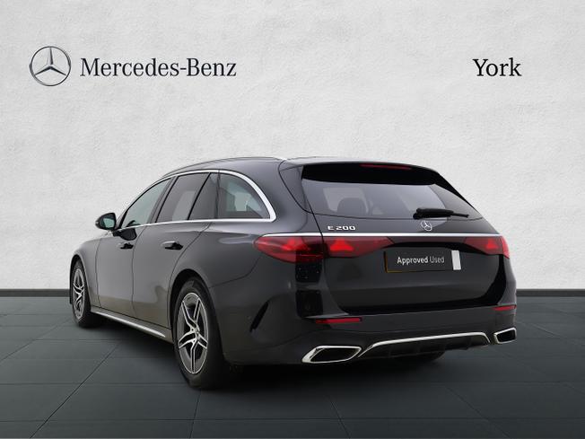 MERCEDES-BENZ E Class Photo 2