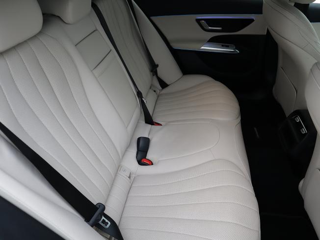 MERCEDES-BENZ E Class Photo 25