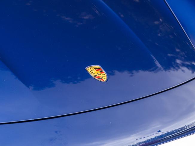 PORSCHE Taycan Photo 32