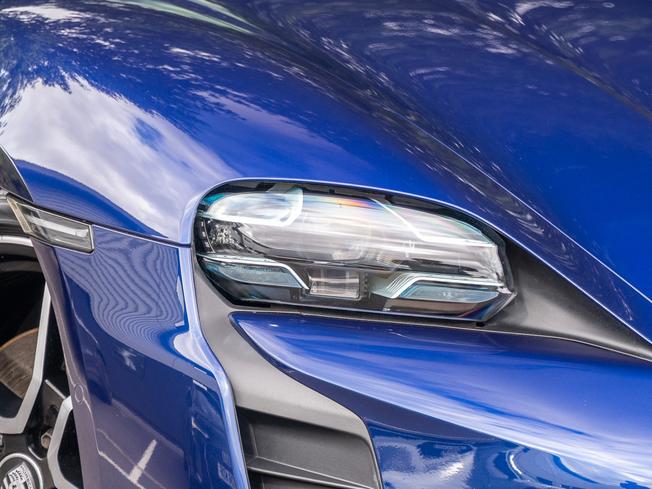 PORSCHE Taycan Photo 35