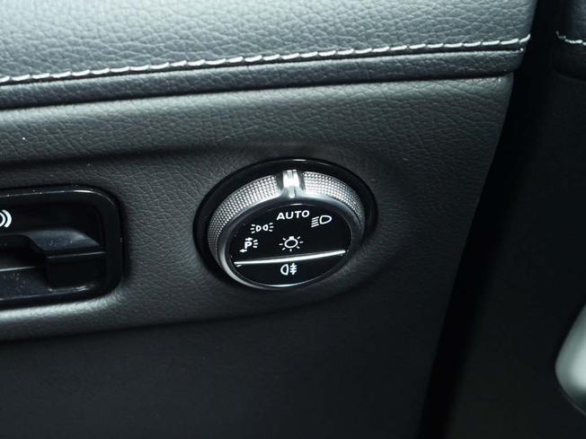 MERCEDES-BENZ Eqe Photo 14