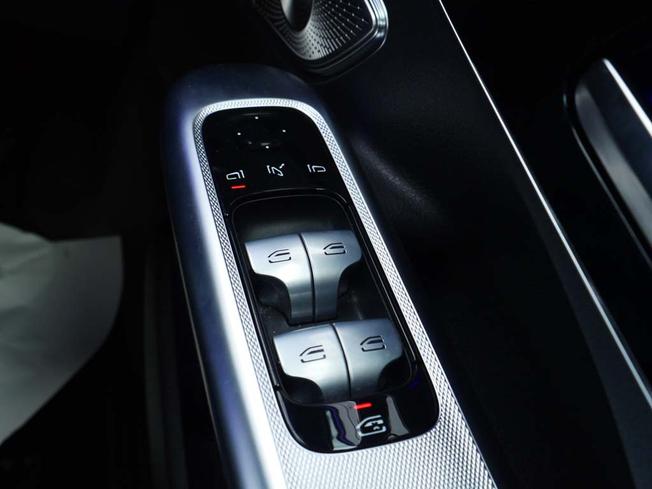 MERCEDES-BENZ Eqe Photo 15