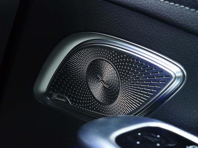 MERCEDES-BENZ Eqe Photo 16