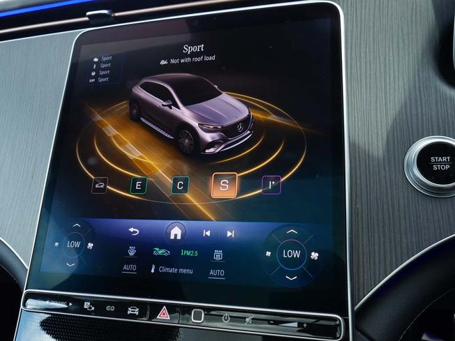 MERCEDES-BENZ Eqe Photo 30