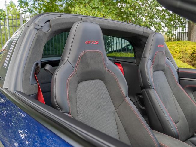 PORSCHE 911 Photo 12