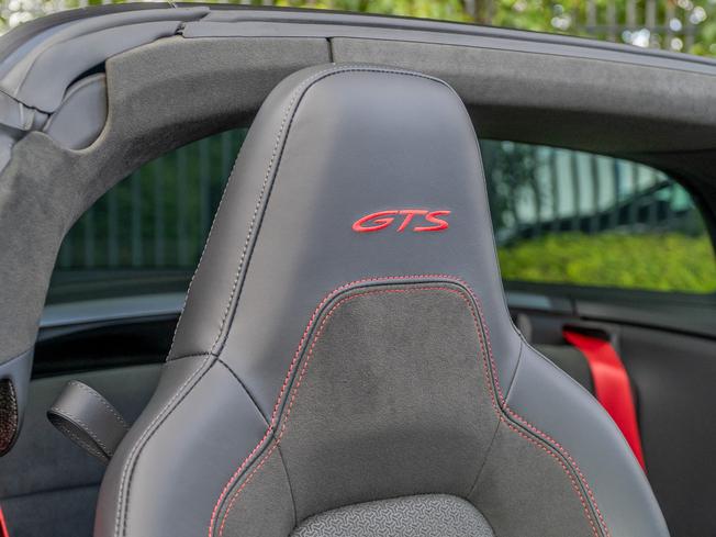 PORSCHE 911 Photo 13