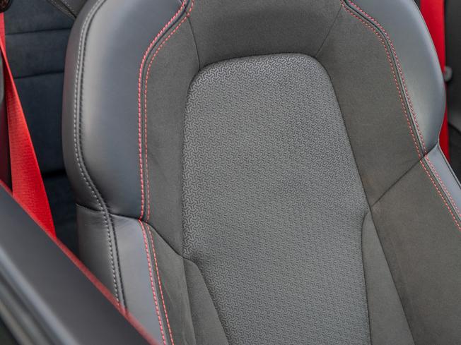 PORSCHE 911 Photo 14
