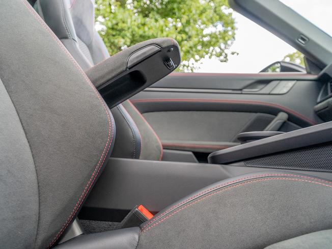 PORSCHE 911 Photo 16