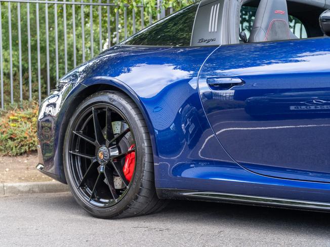 PORSCHE 911 Photo 39