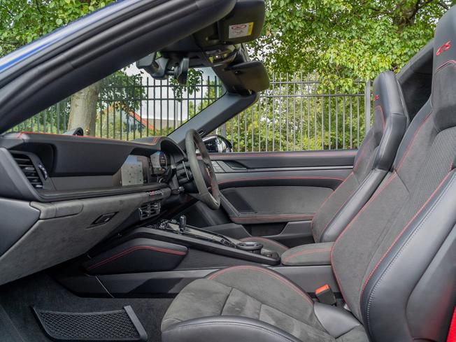 PORSCHE 911 Photo 4