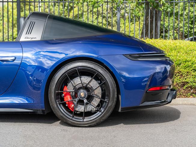 PORSCHE 911 Photo 40