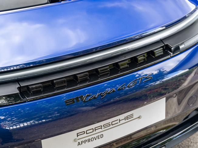 PORSCHE 911 Photo 47