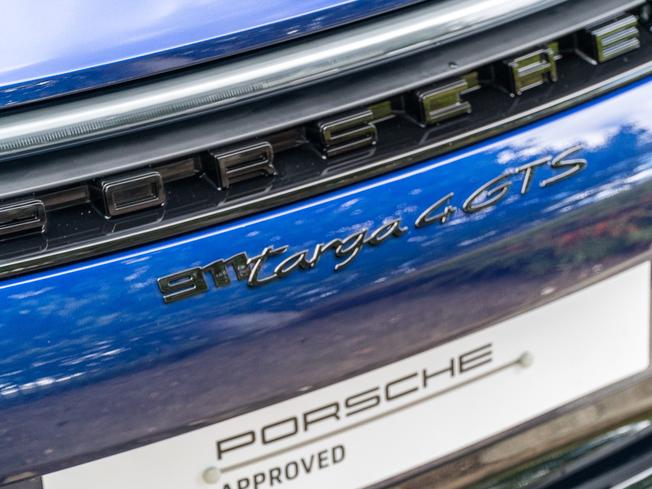 PORSCHE 911 Photo 48