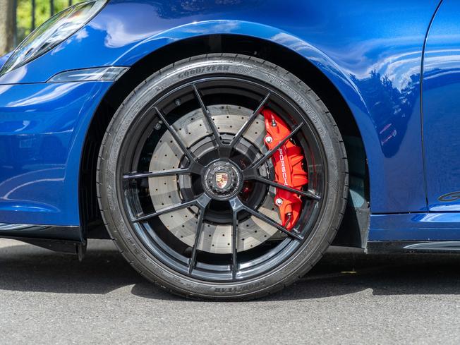 PORSCHE 911 Photo 5
