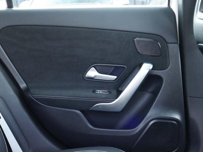 MERCEDES-BENZ A Class Photo 36