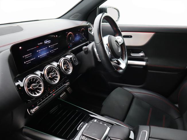 MERCEDES-BENZ Eqa Photo 16