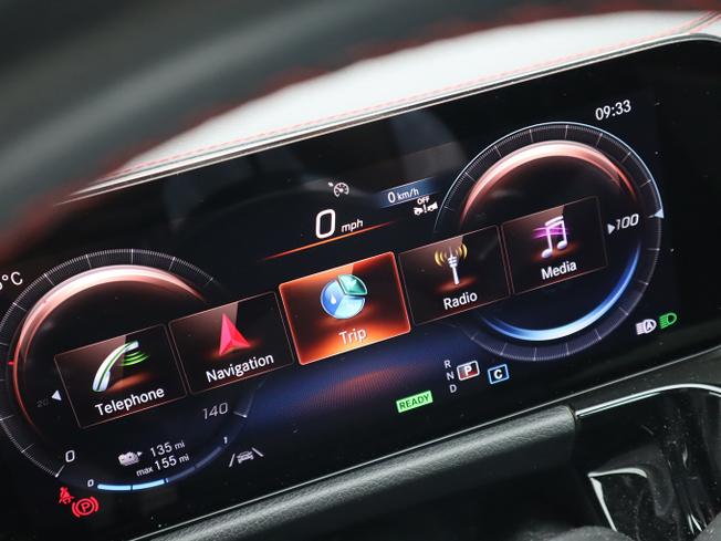 MERCEDES-BENZ Eqa Photo 4
