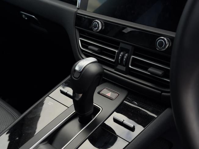 PORSCHE Macan Photo 18