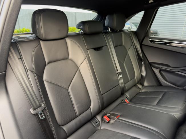 PORSCHE Macan Photo 7