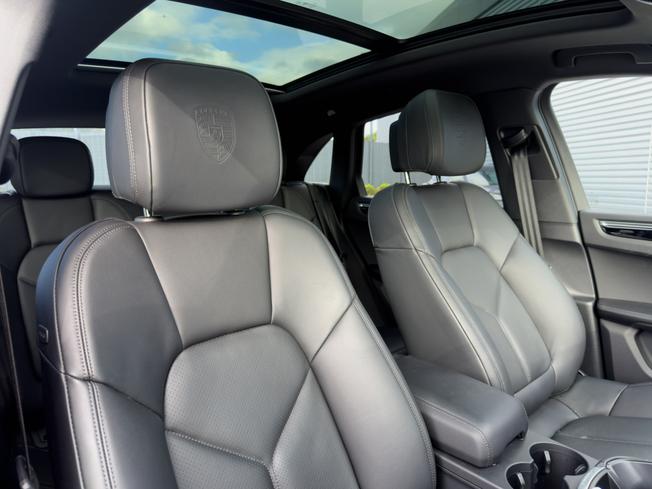 PORSCHE Macan Photo 8