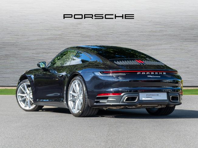 PORSCHE 911 Photo 2