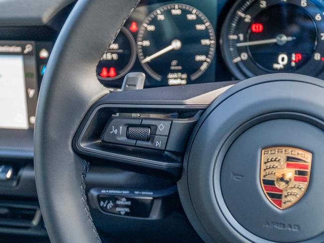 PORSCHE 911 Photo 22