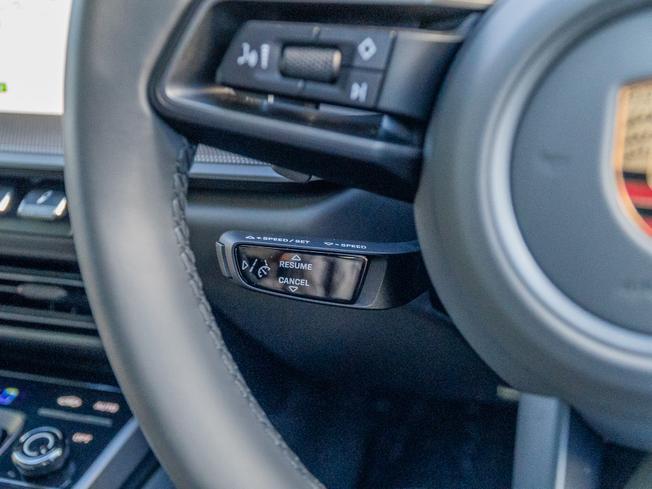 PORSCHE 911 Photo 24