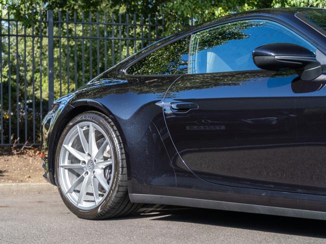 PORSCHE 911 Photo 34
